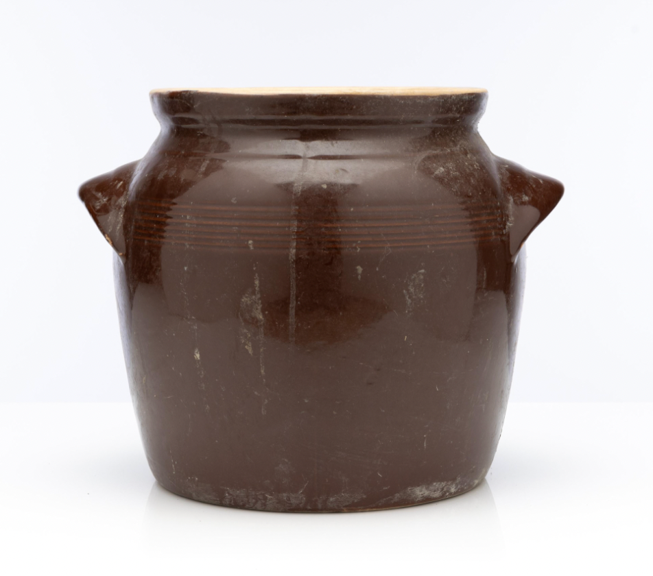 Beautiful dark chocolate coloured confit pot from Provence