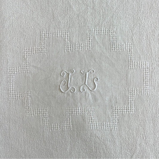 Set of 6 lovely vintage French linen serviette with embroidered Initial - 2 sets available