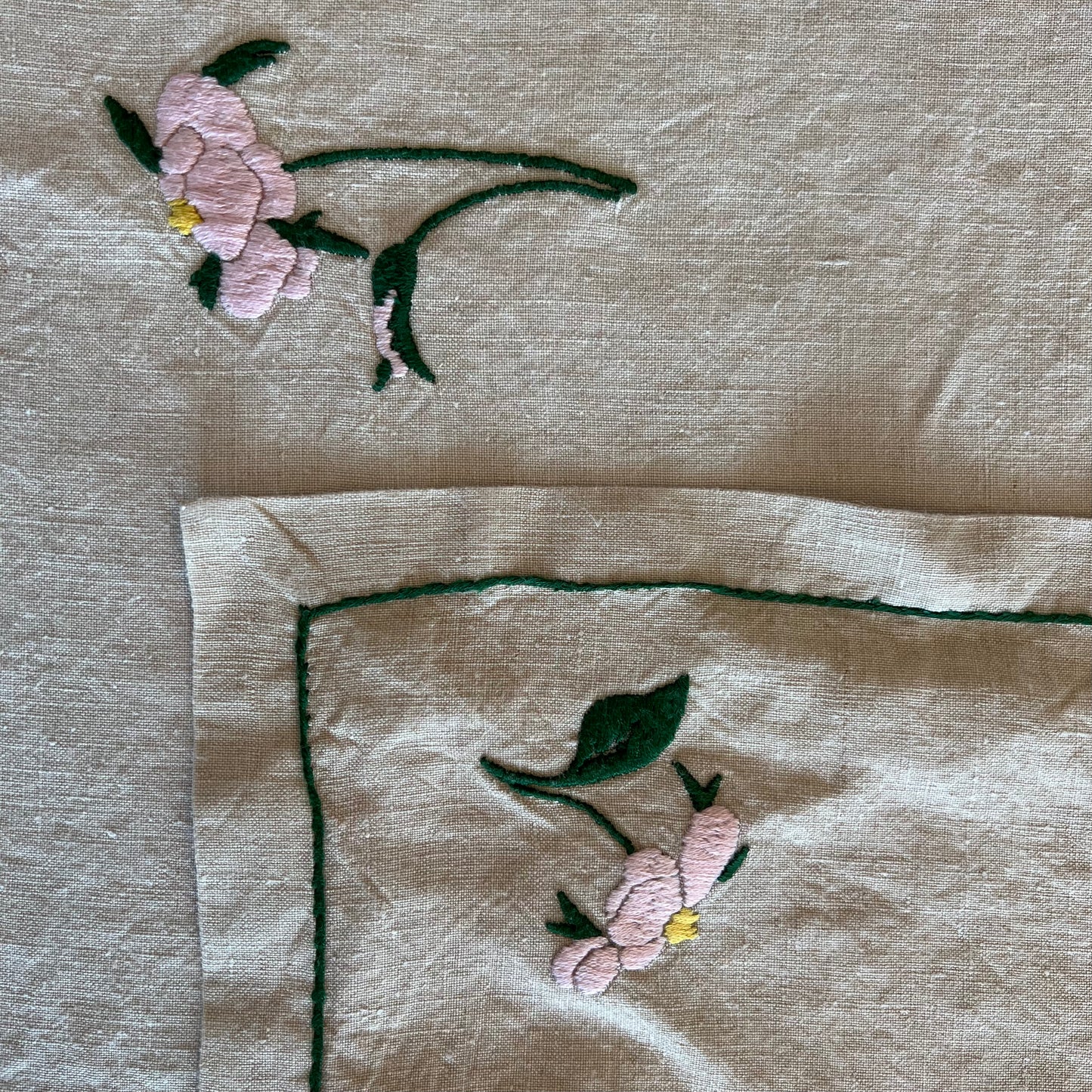 Beautiful Vintage French linen tablecloth with 12 serviettes or placemats