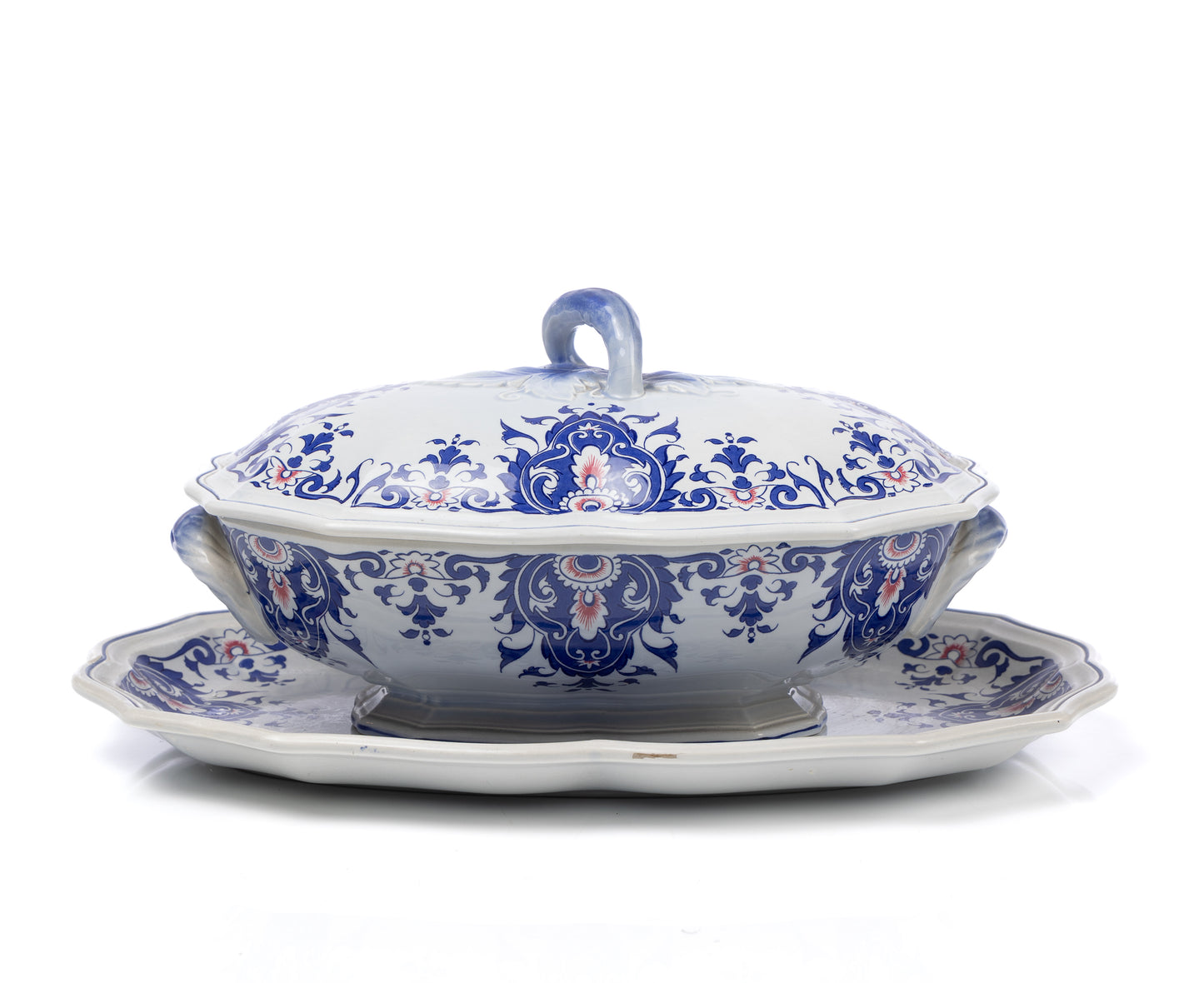 A lovely vintage French tureen on platter