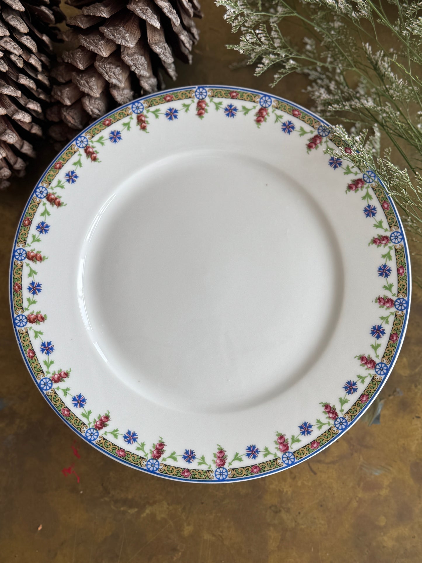 Elegant Antique French Cake Stand in Holiday Gift Box – Perfect Christmas Present