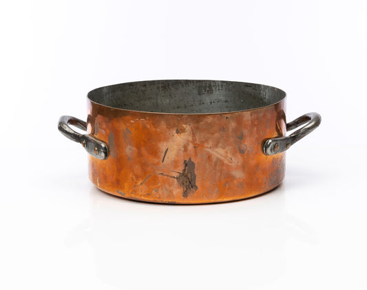 Beautiful large copper pot with beautiful patina and twin handles from the French Alps