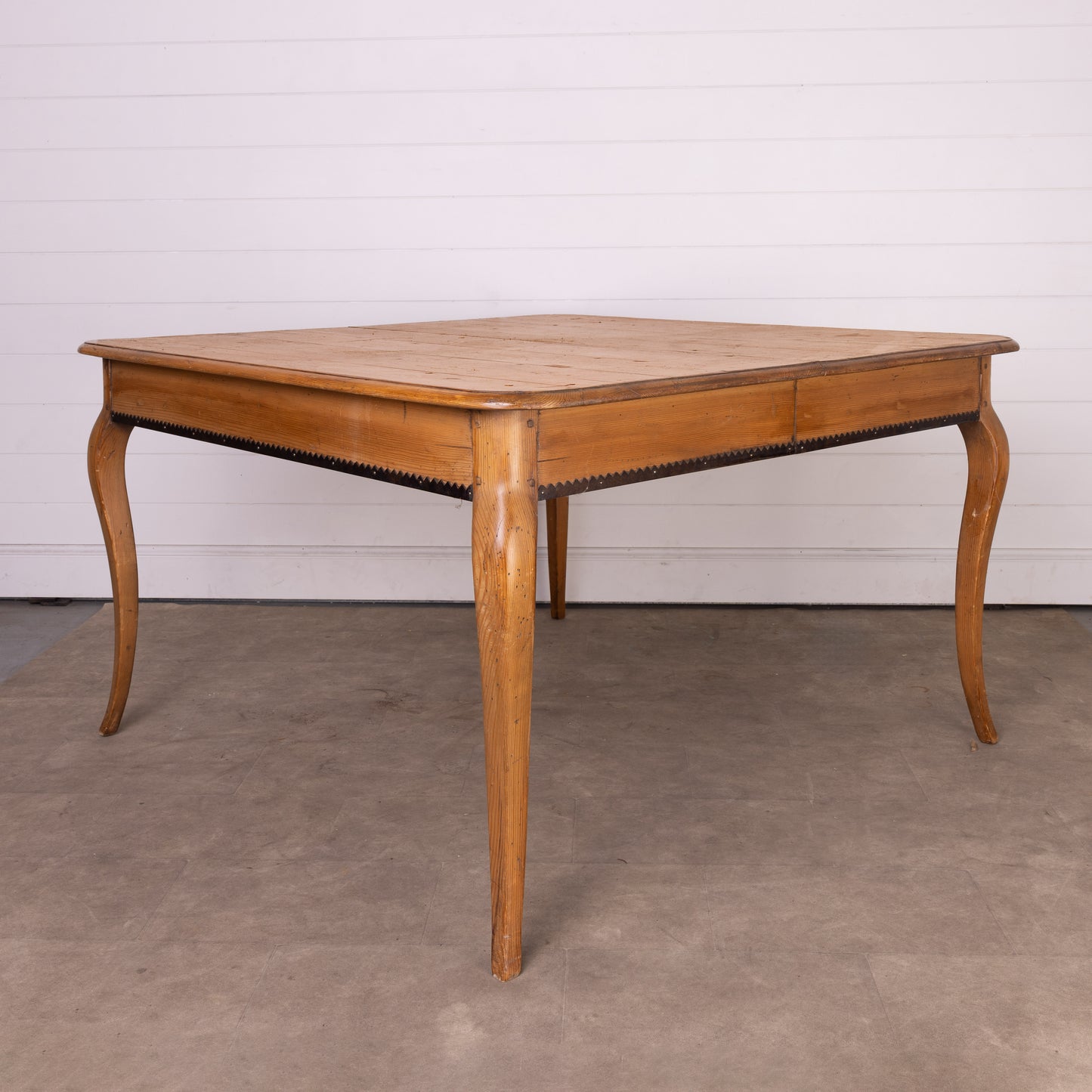 Lovely Vintage French oak extendable dining table from Lyon with lovely 'zigzag' metal detailing on the table base