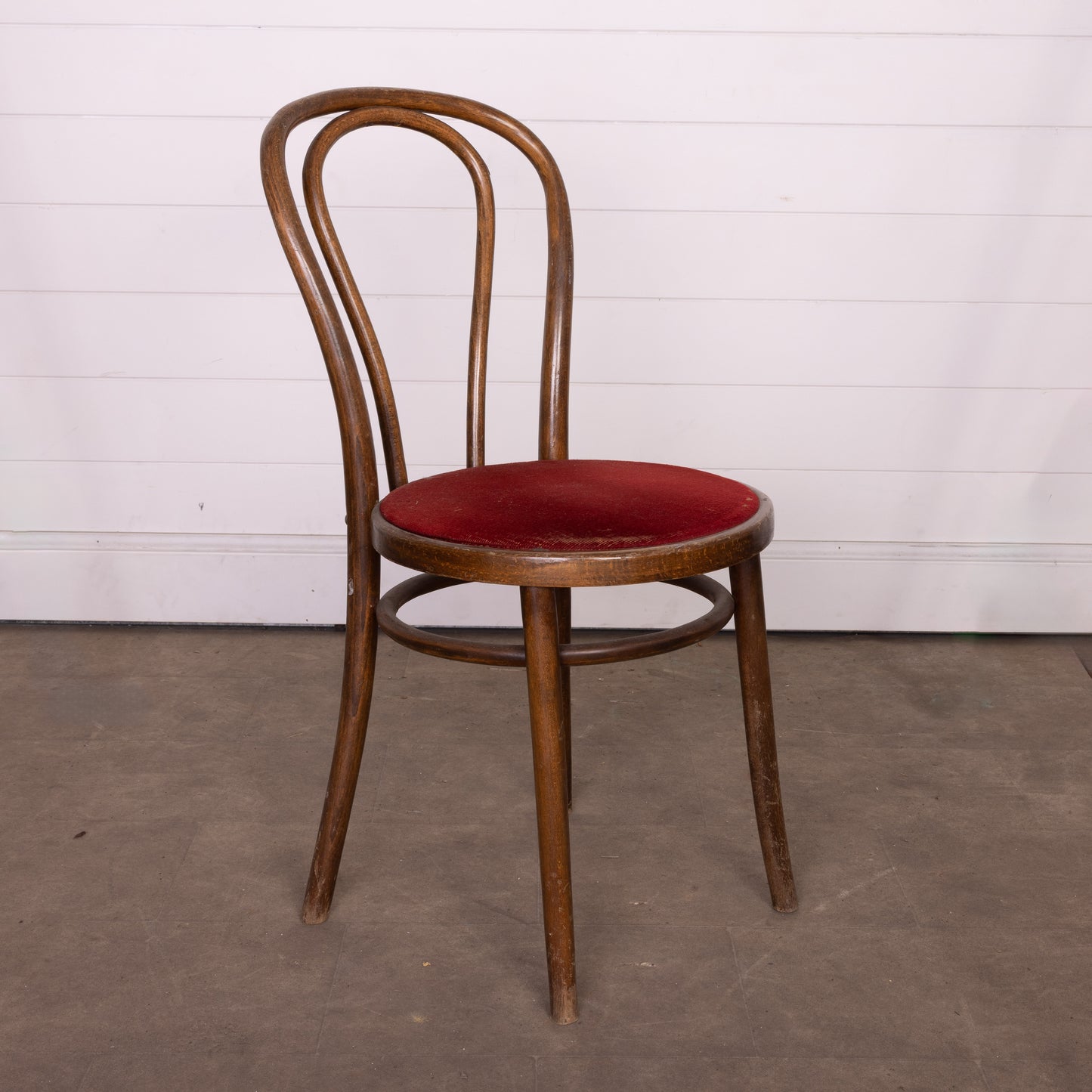Vintage French bentwood Bistro chair with red velvet seat upholstery from Lyon